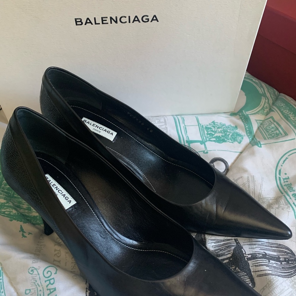Balenciaga leather kitten pump heel
